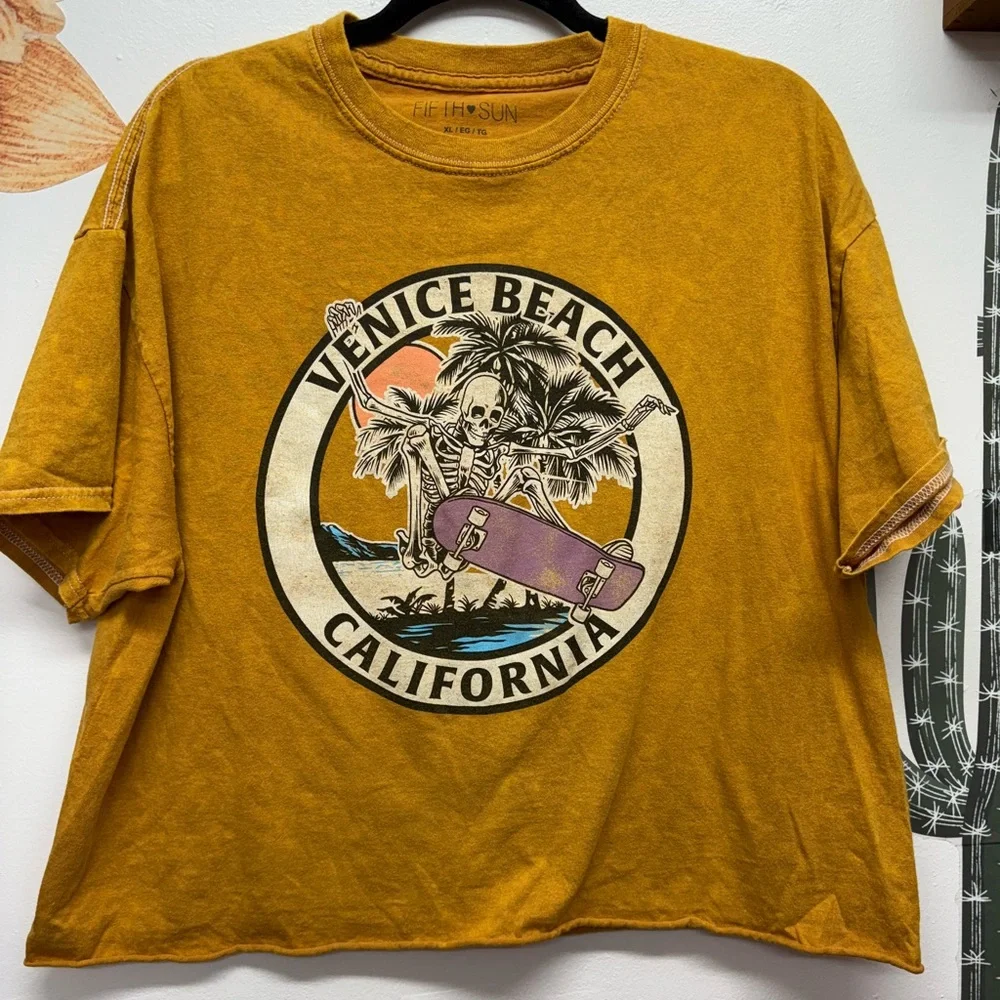 Fifth sun: Venice Beach Graphic Tee in Mustard - Picture 6 of 13